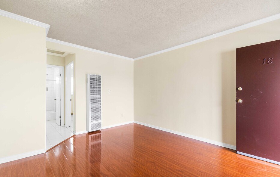 More Photos Of 11123 S Inglewood Ave, Inglewood Apartments For Sale