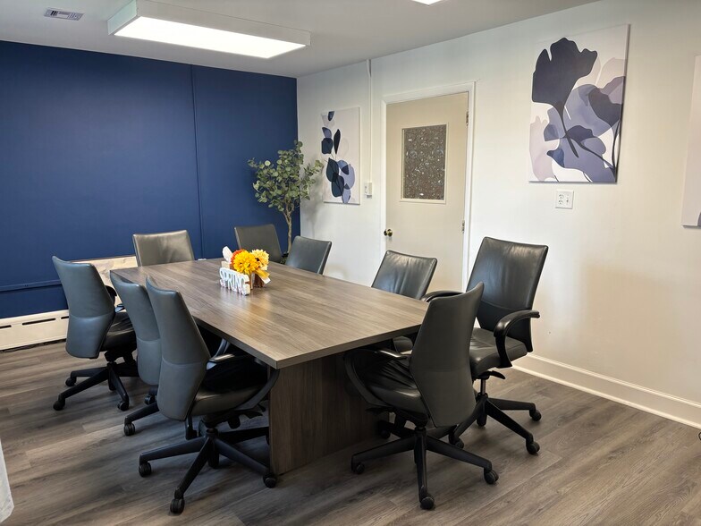 More Photos Of 53 W Brandt Blvd, Salunga Office Residential For Lease