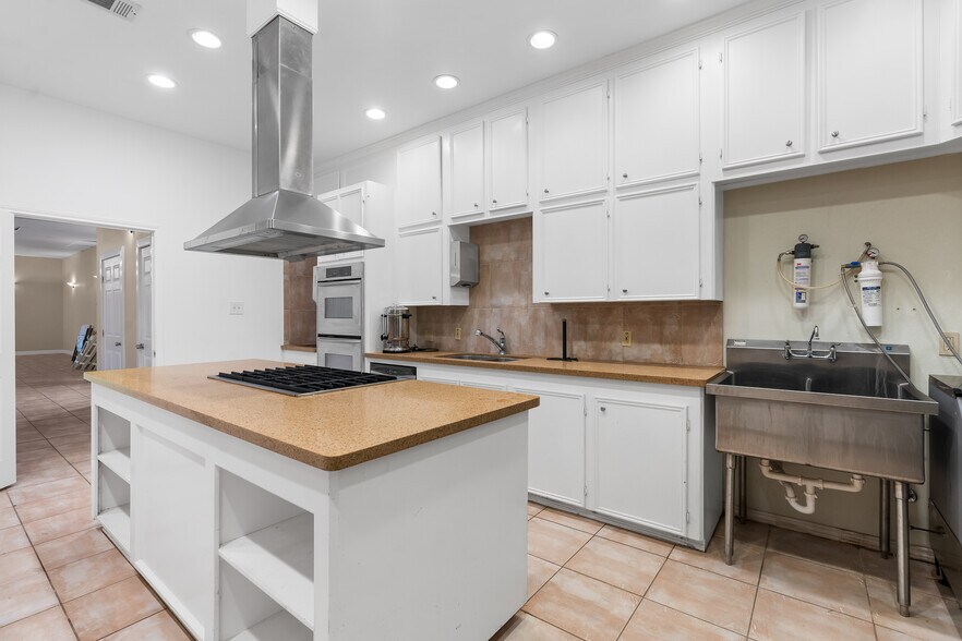 More Photos Of 2692 Highway 105 W, Navasota Specialty For Sale