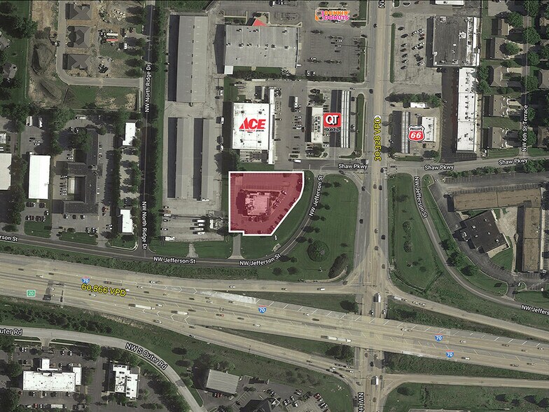 More Photos Of 1117 Highway 7 N, Blue Springs Freestanding For Lease