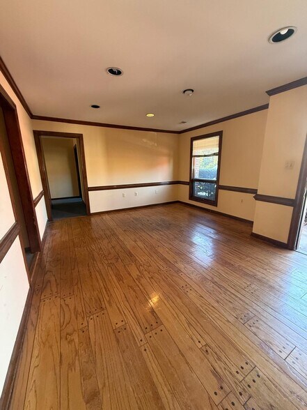 More Photos Of 9843-9855 Business Way, Manassas Office For Lease