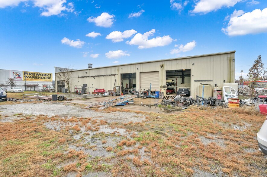 More Photos Of 3050 Farm To Market 2920 Rd, Spring Auto Repair For Sale