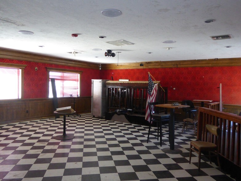 More Photos Of 607 W Main St, Payson Bar For Sale