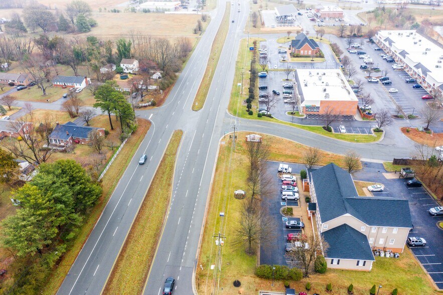 More Photos Of 6501 Mechanicsville Tpke, Mechanicsville Office For Lease