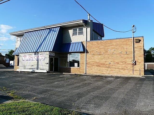 More Photos Of 129 S US Highway 12, Fox Lake Storefront Retail Residential For Sale