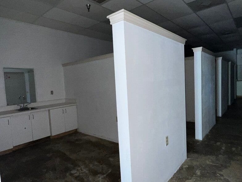 More Photos Of 1800 S Main St, McAllen Unknown For Lease