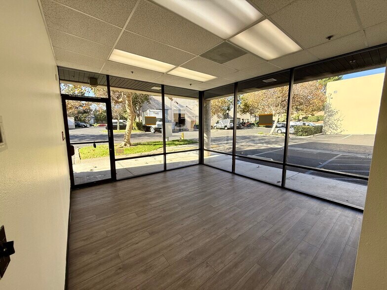 More Photos Of 350 E Crowther Ave, Placentia Warehouse For Lease