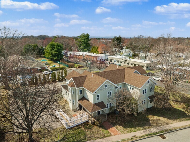 More Photos Of 155 Oak St, Glastonbury Medical For Sale