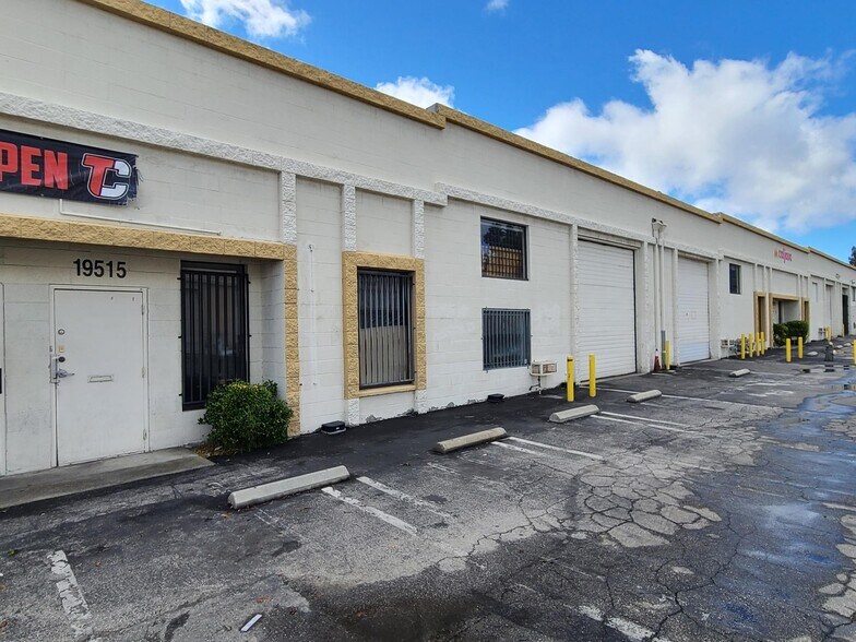 More Photos Of 19521 Business Center Dr, Northridge Warehouse For Lease