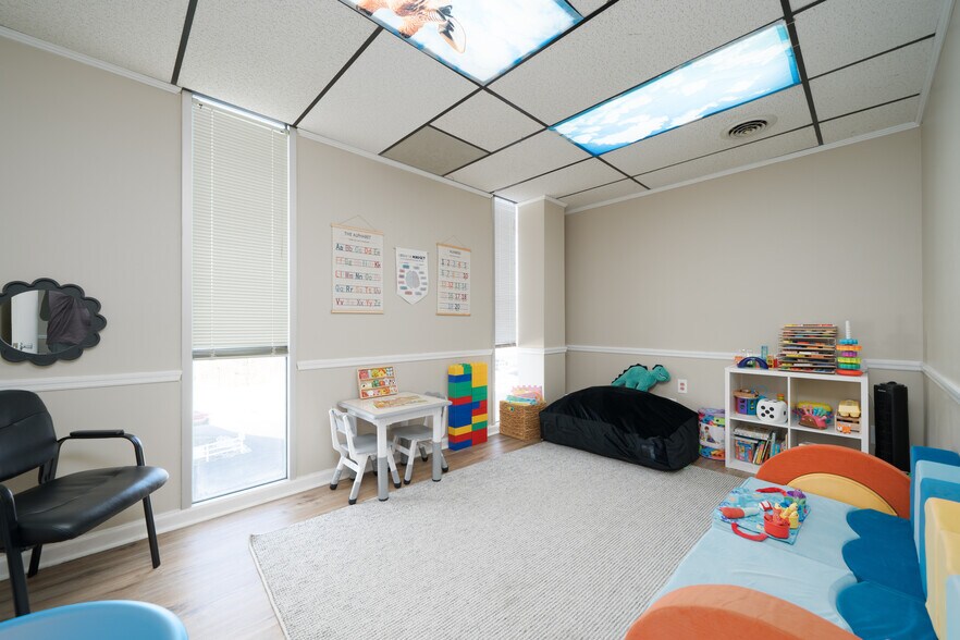 More Photos Of 3520 New Hartford Rd, Owensboro Office For Sale