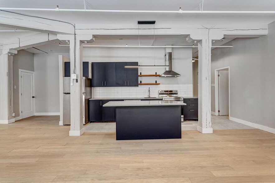 More Photos Of 110-112 Rue McGill, Montréal Apartments For Sale