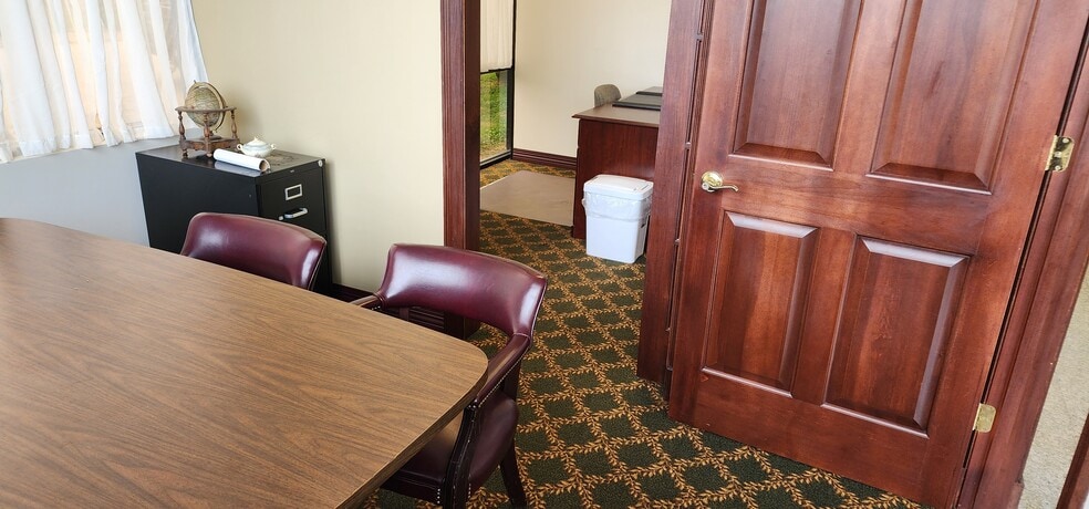 More Photos Of 815 John St, Evansville Light Distribution For Lease