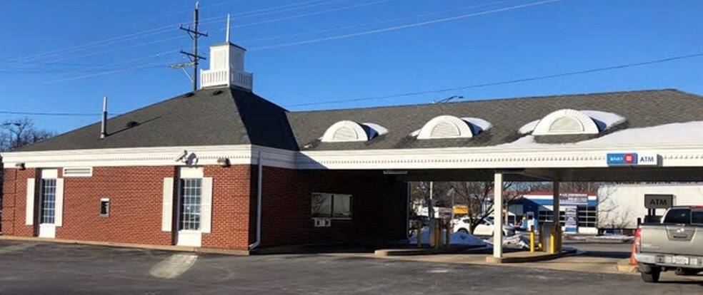 More Photos Of 123 W Grant Hwy, Marengo Bank For Sale