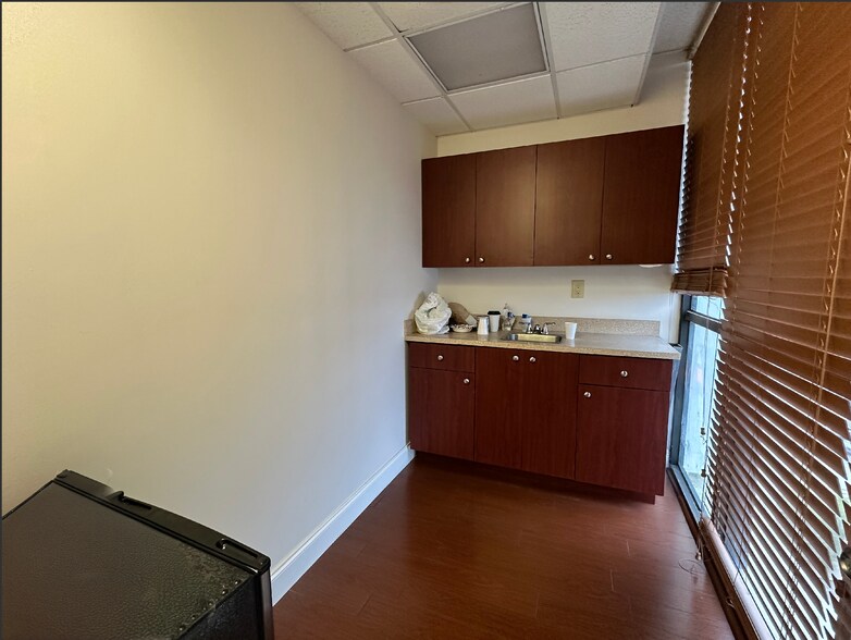 More Photos Of 2450 Hollywood Blvd, Hollywood Loft Creative Space For Sale