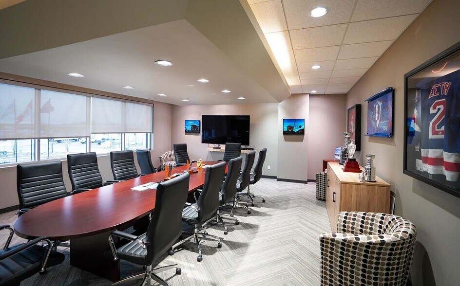 More Photos Of 952 Boulder Blvd, Stony Plain Warehouse For Sale