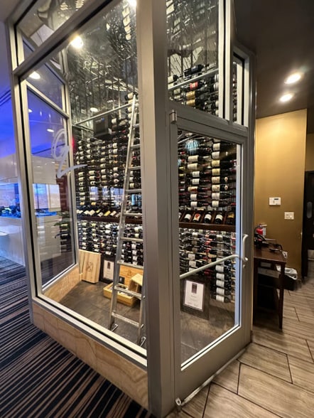 More Photos Of 4117 S National Ave, Springfield Restaurant For Sale