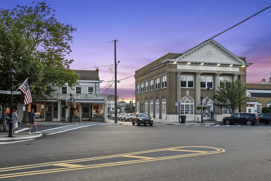 More Photos Of 138 Main St, Sag Harbor Office For Lease