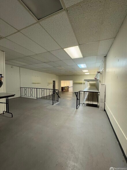 More Photos Of 4736 California Ave SW, Seattle Storefront Retail Office For Lease
