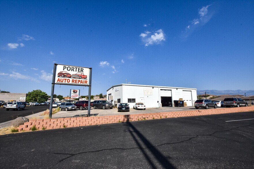 More Photos Of 475 E 800 N, Hurricane Auto Repair For Sale