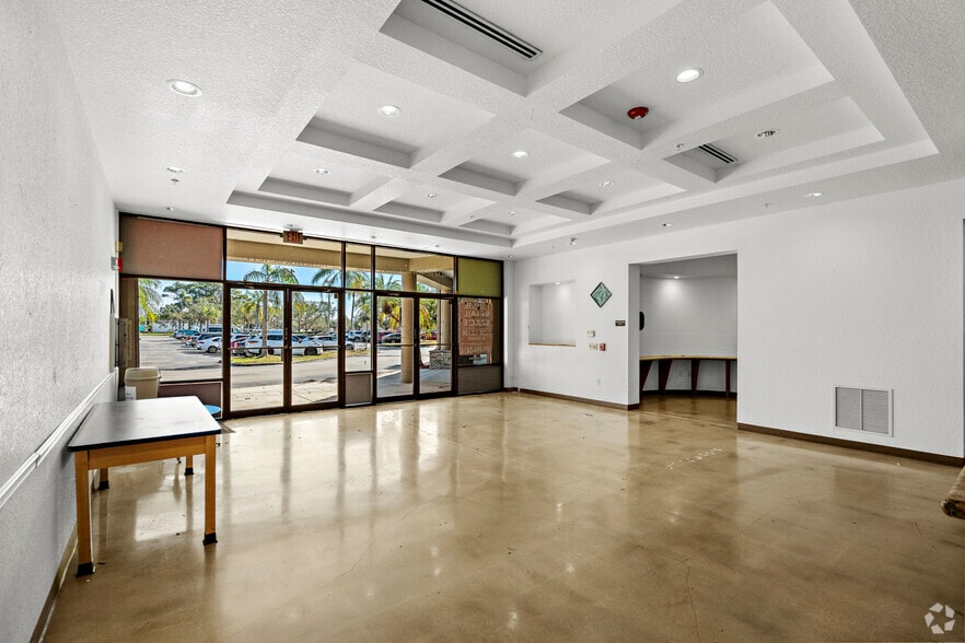 More Photos Of 2601-2675 S Military Trl, West Palm Beach Storefront For Lease