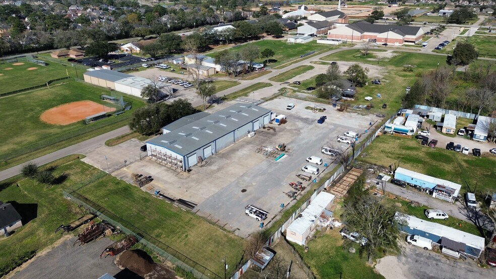 More Photos Of 18906 Turnip St, Spring Warehouse For Sale