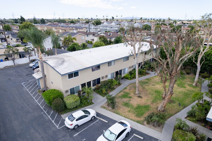 More Photos Of 9339-9341 Ramona St, Bellflower Apartments For Sale