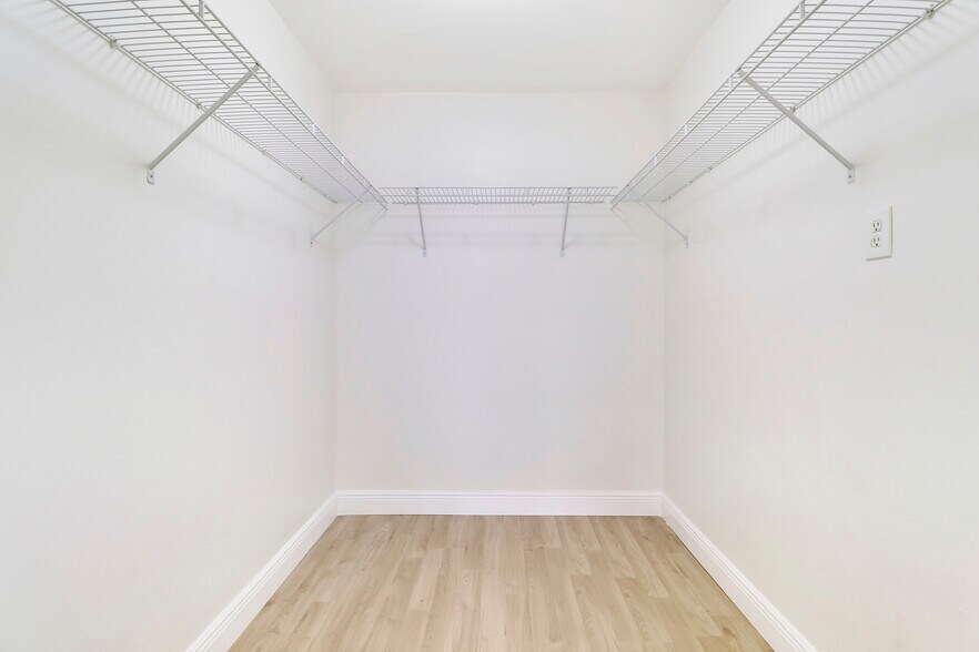 More Photos Of 1426 N Federal Hwy, Lake Worth Beach Office Residential For Lease