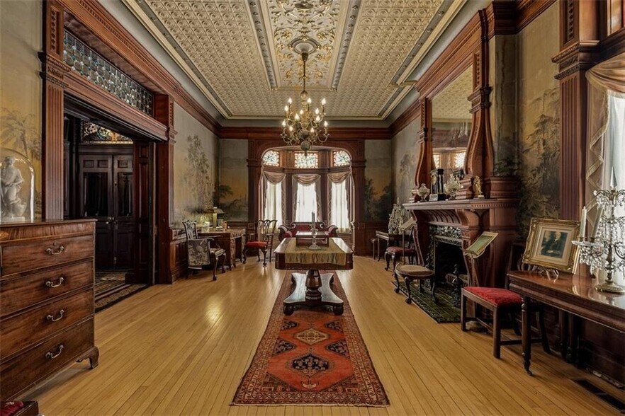 More Photos Of 809 Hall St, Saint Joseph Hospitality For Sale