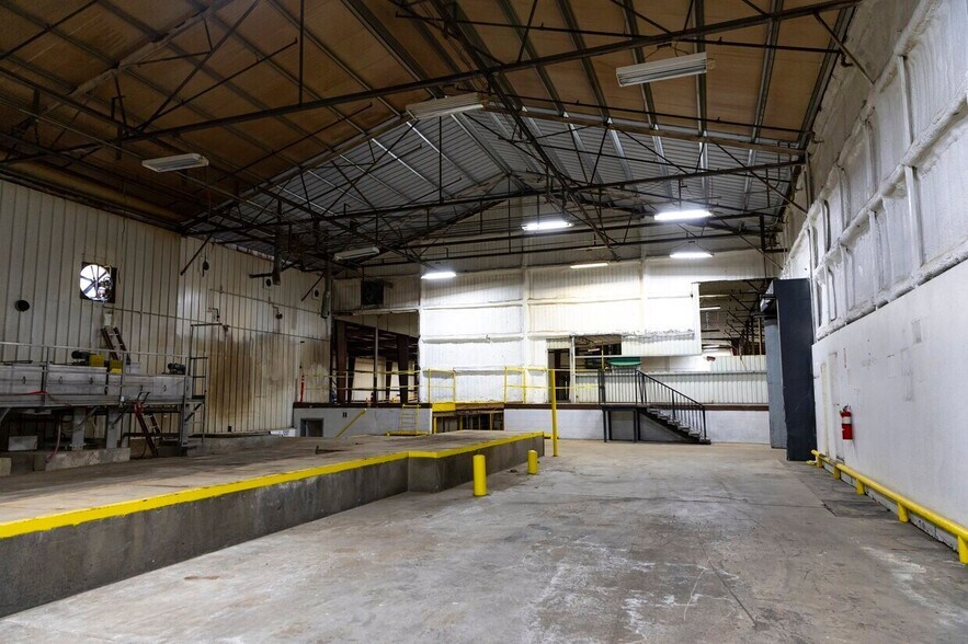 More Photos Of 301 G St, Exeter Landfill For Sale