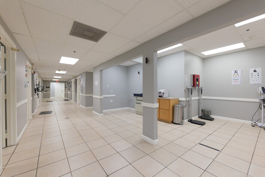 More Photos Of 305 Expressway 83, Mission Medical For Sale