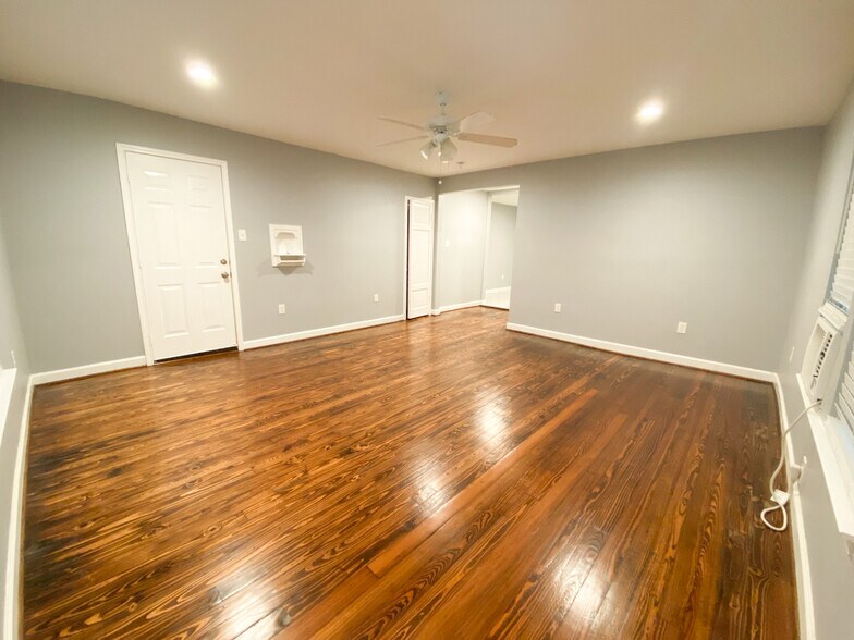 More Photos Of 5331 Bell St, Houston Apartments For Sale