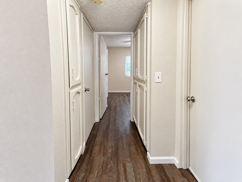 More Photos Of 2528 Security Ave, Bakersfield Apartments For Sale