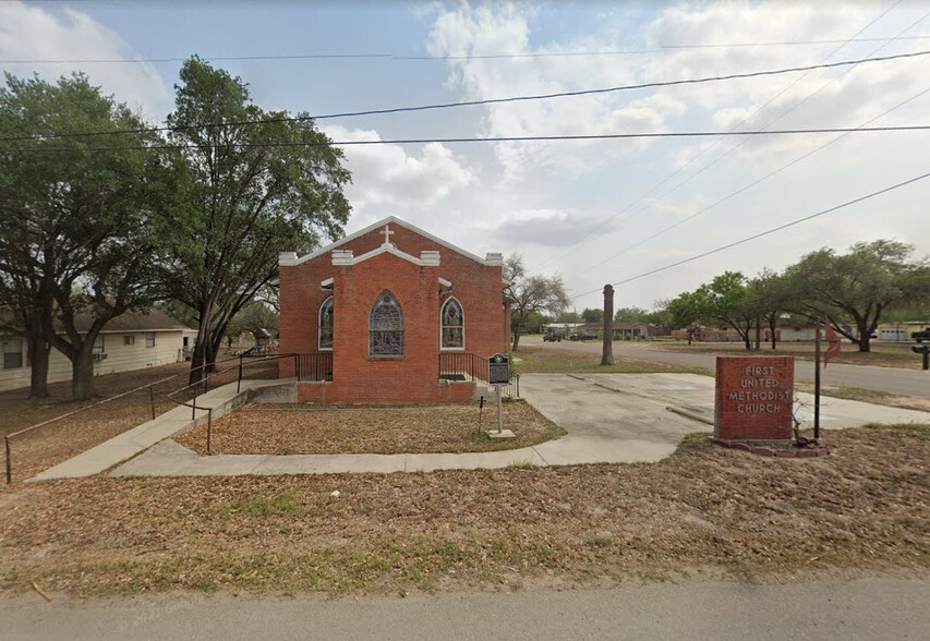 More Photos Of 207 W Viggie St, Hebbronville Religious Facility For Sale