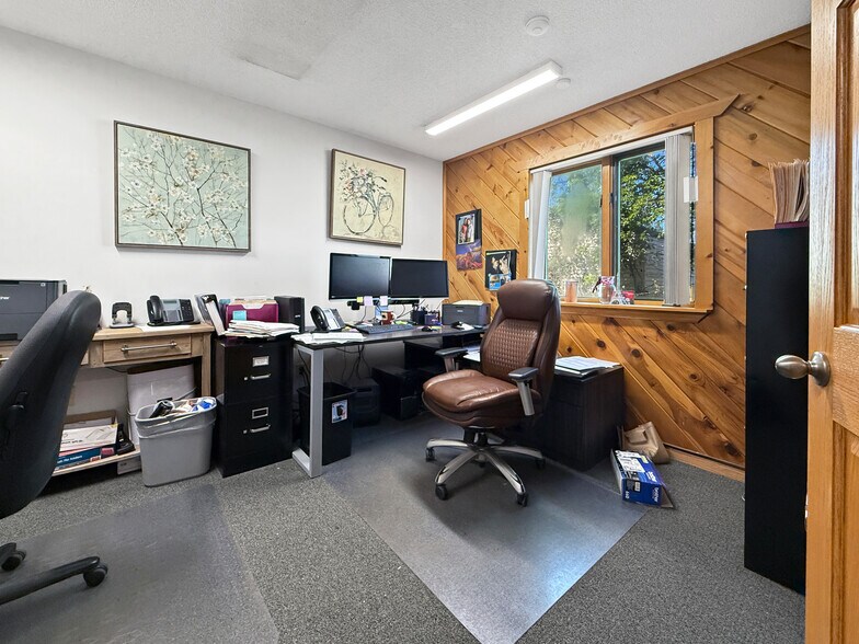 More Photos Of 614 Railroad St SE, Bemidji Office For Sale