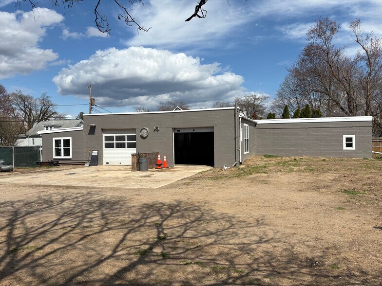 More Photos Of 27 Brooks Ave, Morrisville Service For Sale