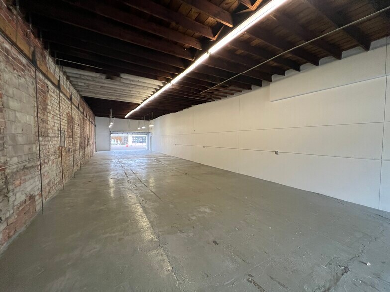 More Photos Of 2108 W Kennedy Blvd, Tampa Freestanding For Sale