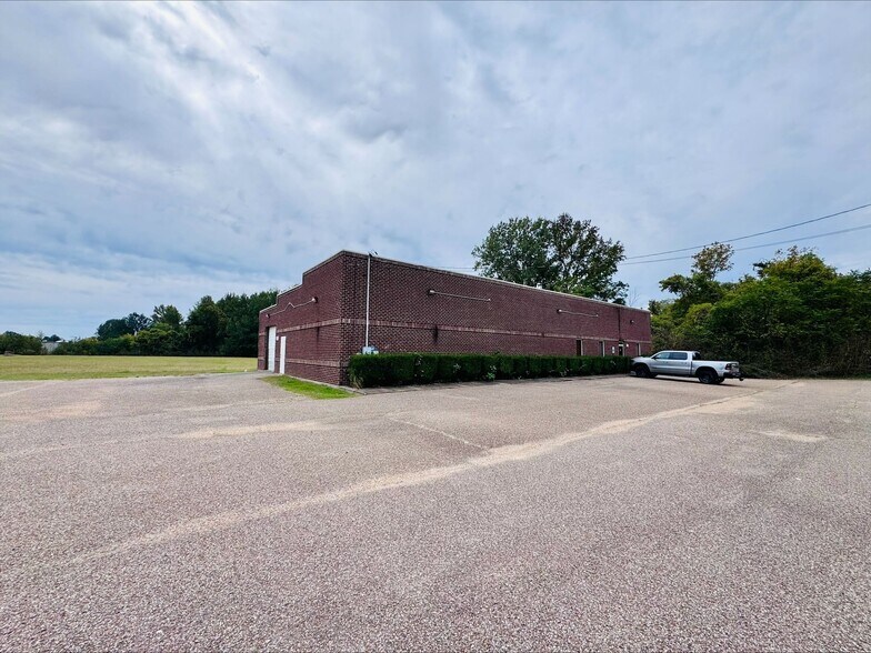 More Photos Of 4755 Cuba-Millington Rd, Millington Industrial For Lease