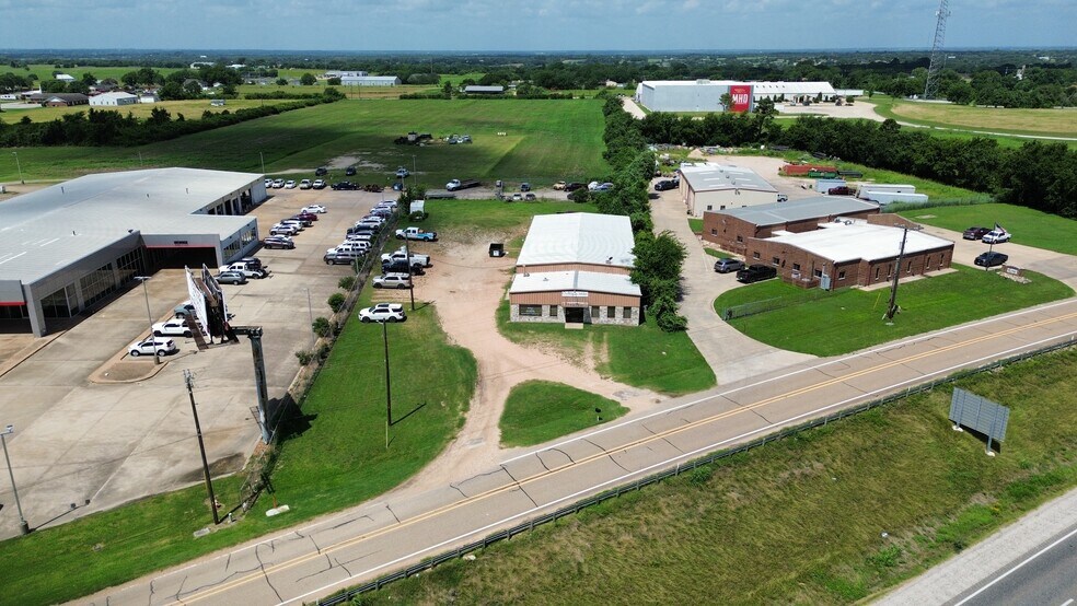 More Photos Of 1575 Highway 290 W, Brenham Industrial For Lease