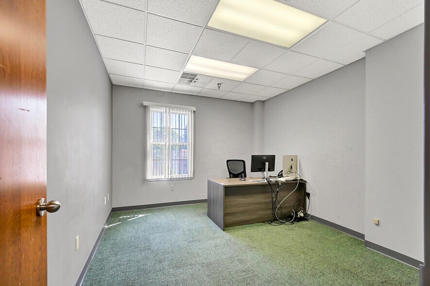 More Photos Of 4813 Jonestown Rd, Harrisburg Office For Lease