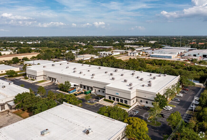 More Photos Of 7340 Bryan Dairy Rd, Largo Unknown For Lease