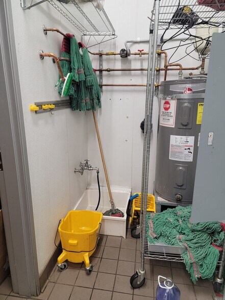 More Photos Of 410 Merhar Ave, Fairbanks Storefront For Sale