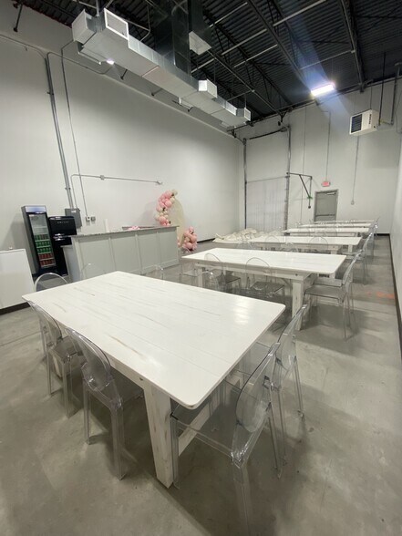 More Photos Of 1000 Diesel Dr, El Paso Light Distribution For Lease