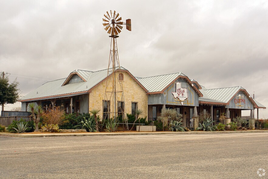 Primary Photo Of 11985 W Us-87 Hwy, La Vernia Restaurant For Sale