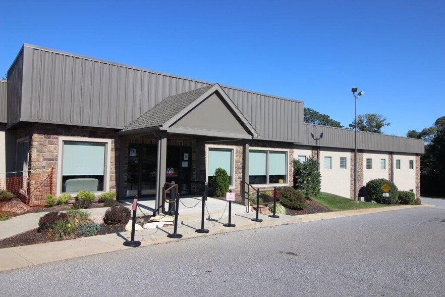 More Photos Of 11 Fairlane Rd, Reading Office For Lease