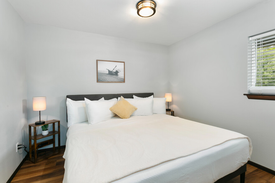More Photos Of 2013 State Route 105, Grayland Hotel For Sale