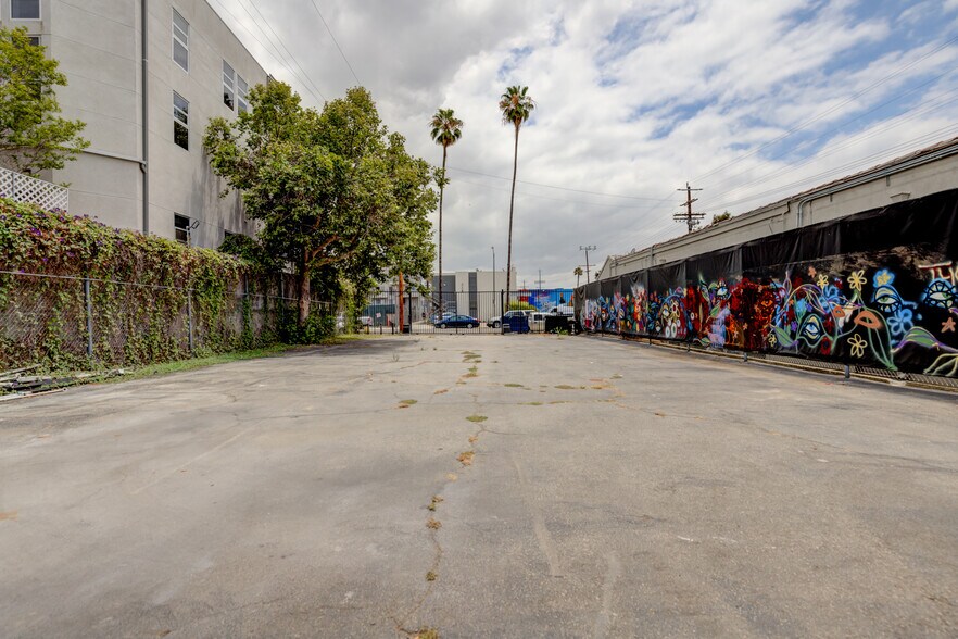 More Photos Of 710 Seward St, Los Angeles Loft Creative Space For Lease