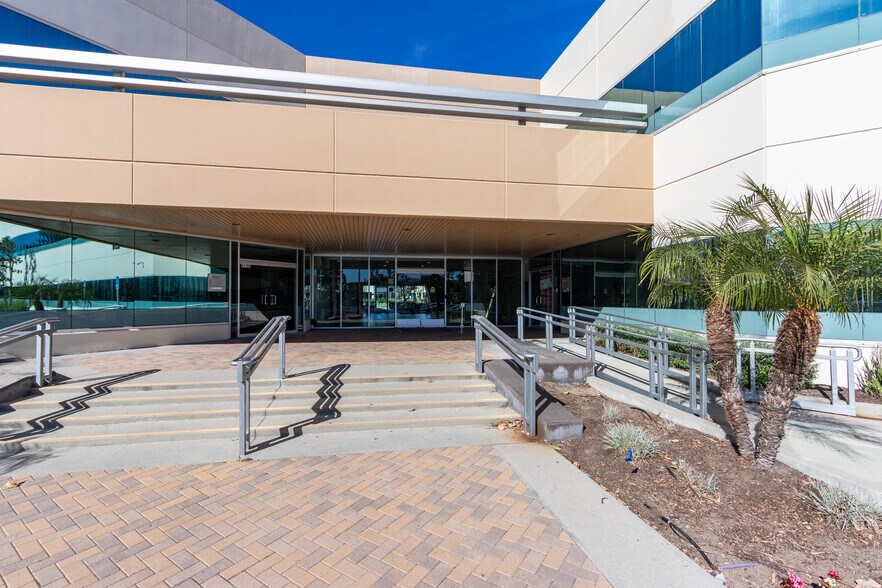 More Photos Of 10350-10390 Commerce Center Dr, Rancho Cucamonga Medical For Lease