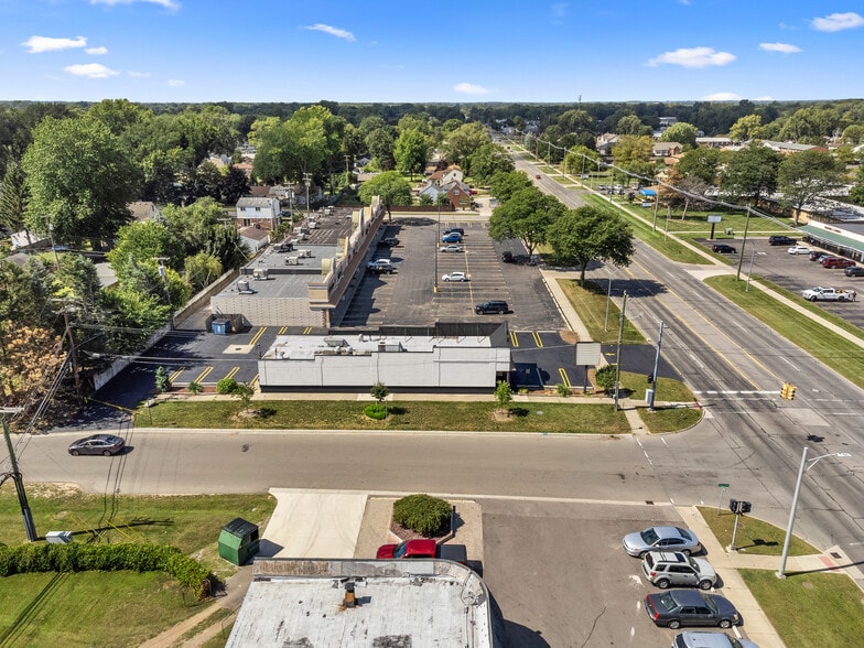 More Photos Of 28407 5 Mile Rd, Livonia Restaurant For Lease