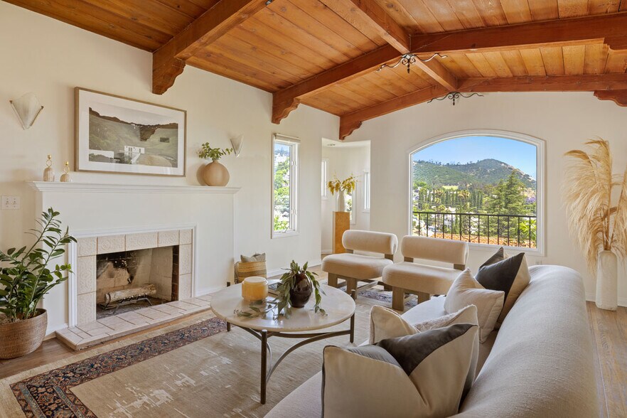 More Photos Of 3700 Arbolada Rd, Los Angeles Apartments For Sale