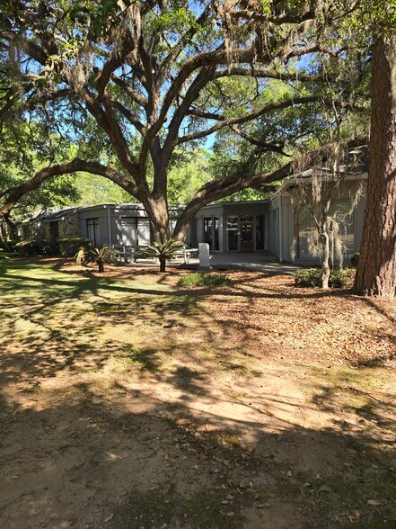 More Photos Of 3159 Shamrock St, Tallahassee Office For Lease